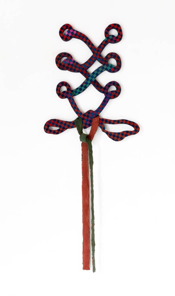  Amy Nathan  Slipknot, 2022  Acrylic and fl ashe vinyl paint on wood, pigmented cast latex  46 x 17.5 x 2 inches